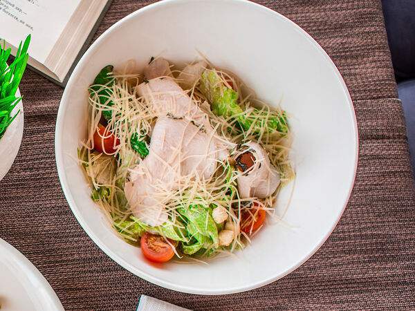 Библиотека №1 - Салат Цезарь с курицей