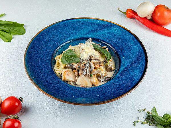 PizzBurg - Фетучини с курицей и грибами