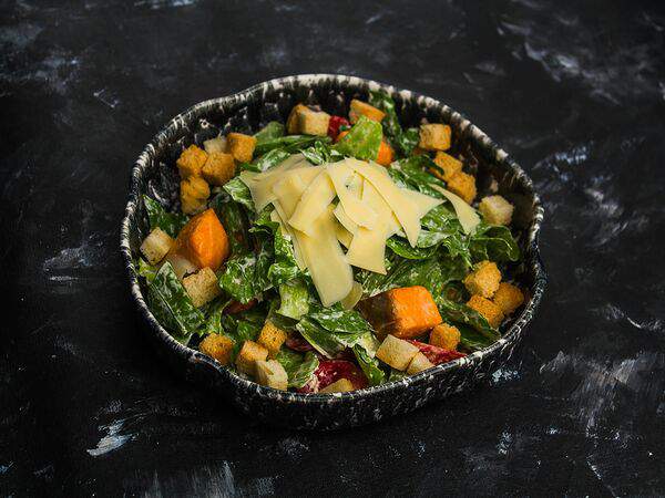 География - Салат Цезарь с семгой