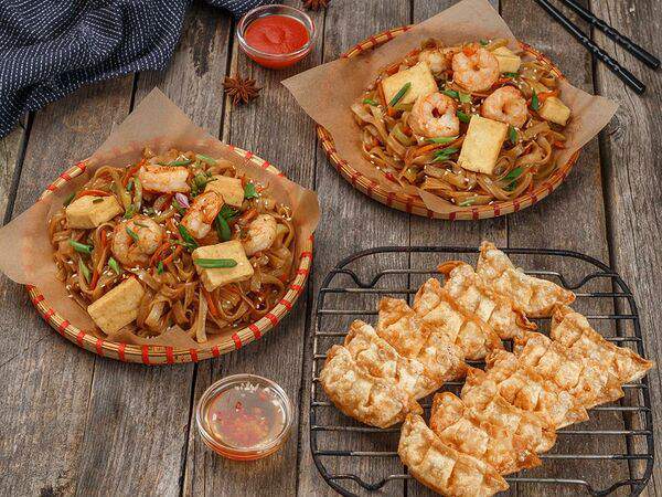 Дед Хо - Набор №12: вок с креветками (2 шт.), гёдза с креветками (12 шт.)