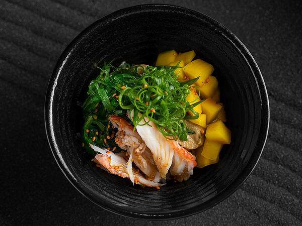Umi asian kitchen & bar - Поке с камчатским крабом