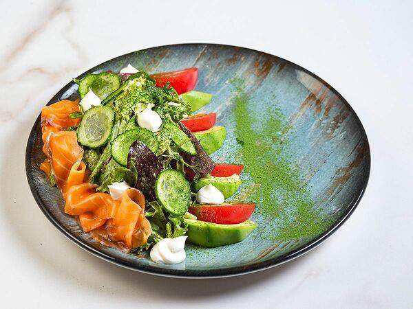 Holy place - Салат Форель, авокадо и сырный мусс