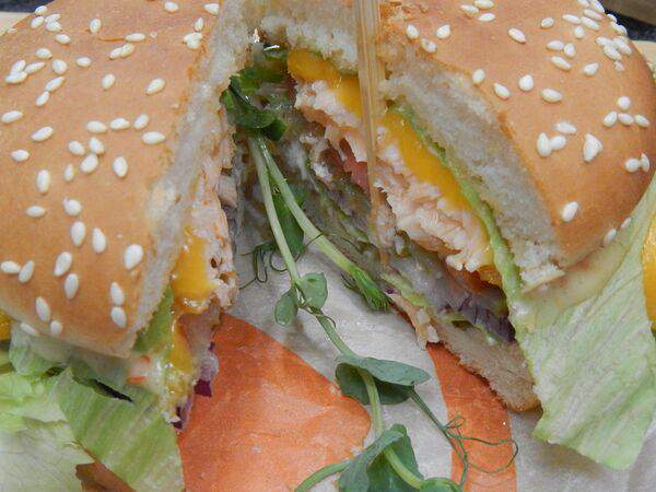 Пицца & лапша - Бургер с лососем