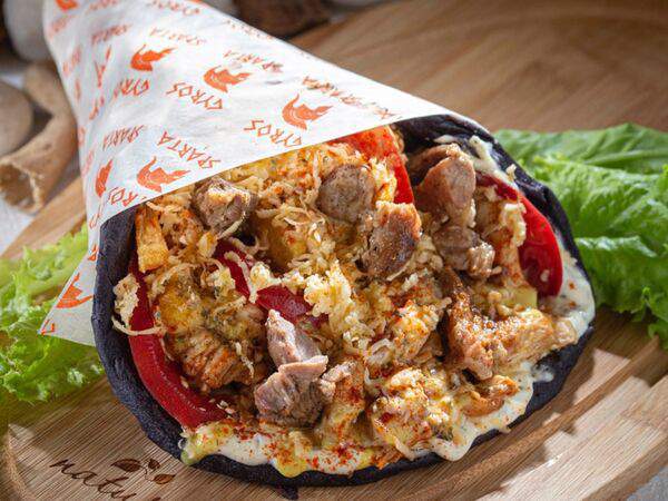 Гирос SPARTA - Гирос Black сырный с курицей в пите Xl