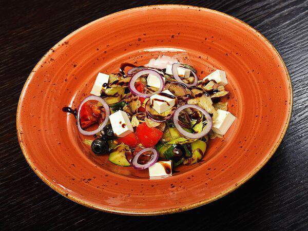 Harat's Irish Pub - Салат Греческий