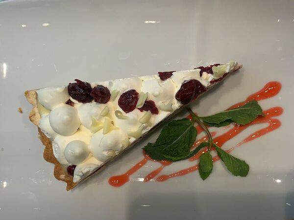 Суши-бар Филадельфия - Торт брусничный с белым шоколадом