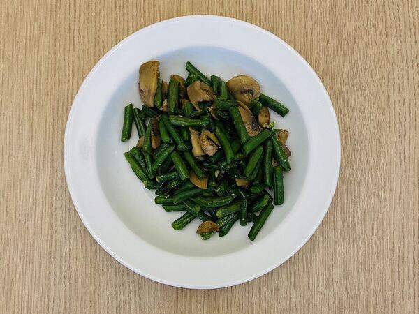 Изюм - Фасоль стручковая с грибами