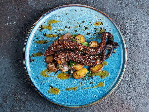 Ресторан Каре - Осьминог с молодым картофелем