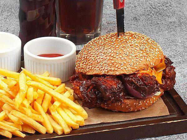 #megapolisbar People's - Бургер с рваным мясом