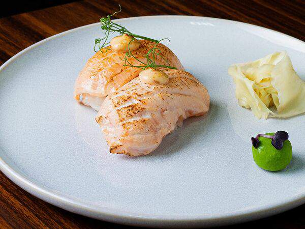 Clan - Суши с опаленным лососем