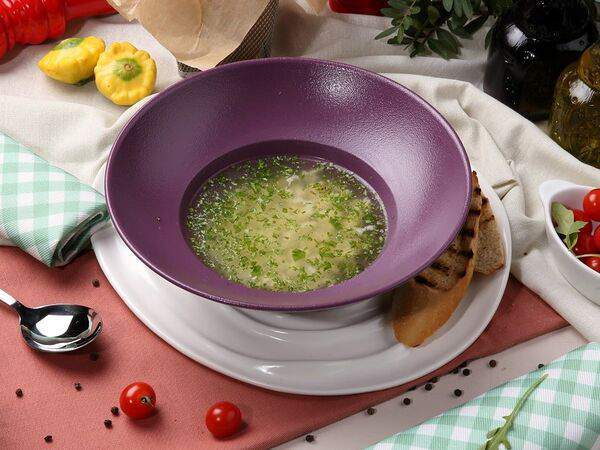 Caffe la vita - Куриный бульон с яйцом, филе птицы и чесночным багетом