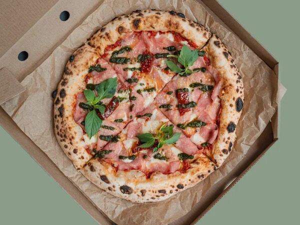 Pulcinella Pizzeria - Пицца Ветчина с томатами