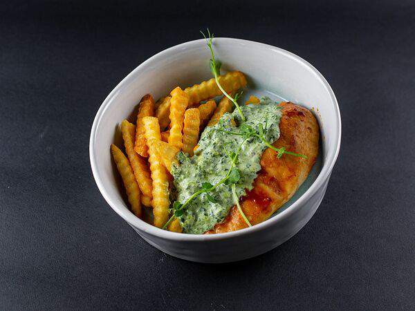 Stories - Куриная грудка со шпинатом и картофелем фри