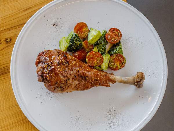 Chado Burger Bar night - Ножка индейки в перечном соусе