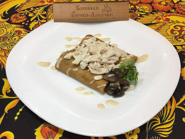Блинная Печки-Лавочки - Блин с курицей и грибами под медовым соусом