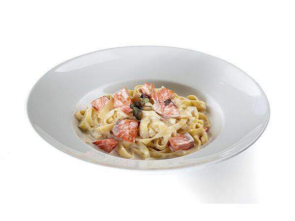 Веранда - Тальолини с копченым лососем в сливочном соусе