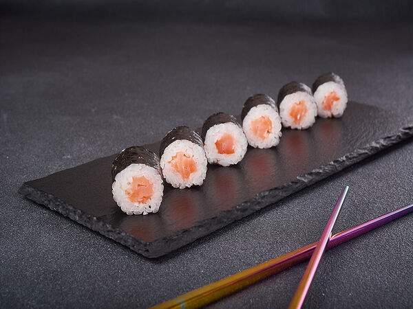 СушиСет - Мини-ролл с копченым лососем