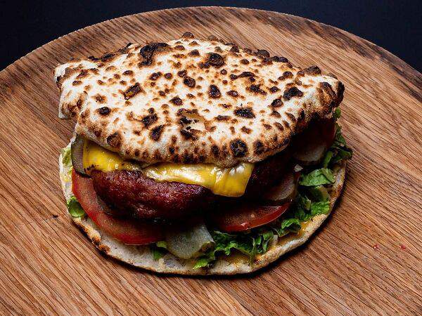 Mr. Fox - Плескавица с куриной котлетой