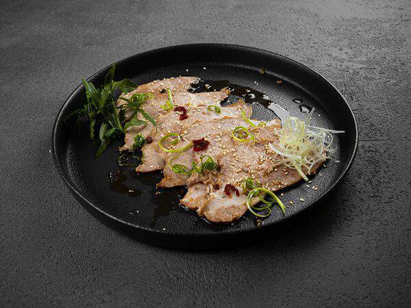 Domo izakaya bar - Татаки из свинины