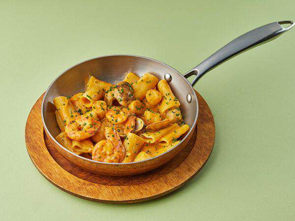 Osteria Mario - Паккери с сахалинскими гребешками, аргентинскими креветками и вонголе