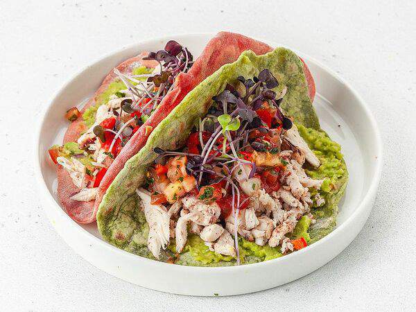 AVO Kitchen & Bar - Тако Чикен-чирикен