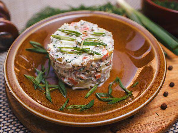 Две хижины - Столичный с домашней бужениной