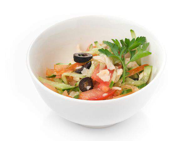 Ближе к делу - Салат с курицей и овощами