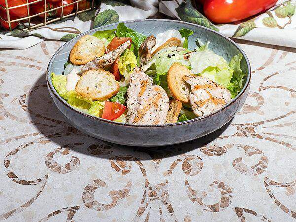 Перчини - Салат Цезарь с цыпленком