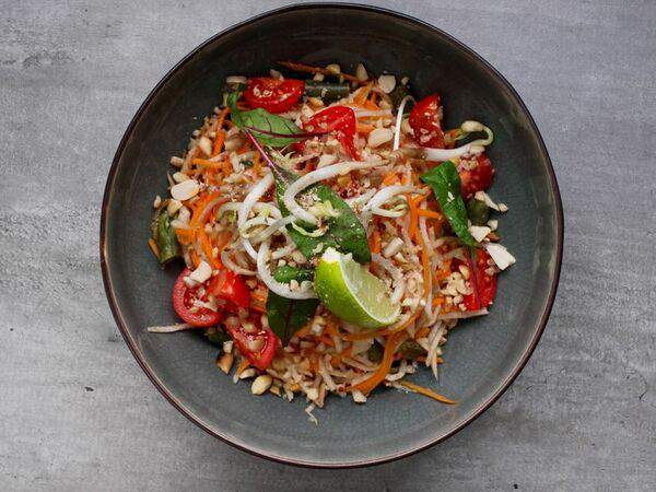 Maru - Тайский салат Сом Там овощной