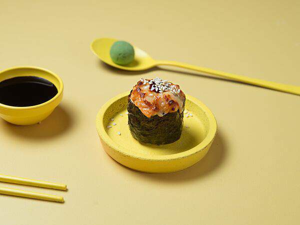 Rollwell - Запеченный гункан с лососем