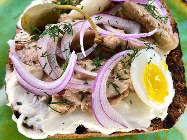 На крючке - Брускетта с печенью трески