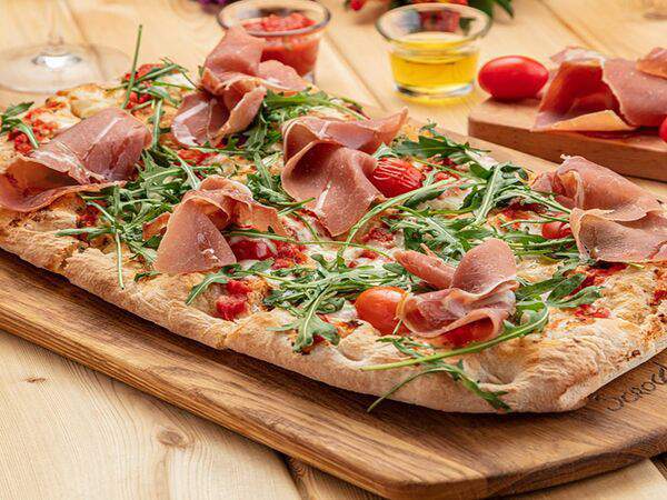 Scrocchiarella - Пармский окорок с черри и рукколой