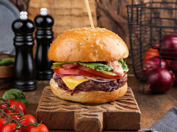 МясУгляс - Бургер Вера Брежнева