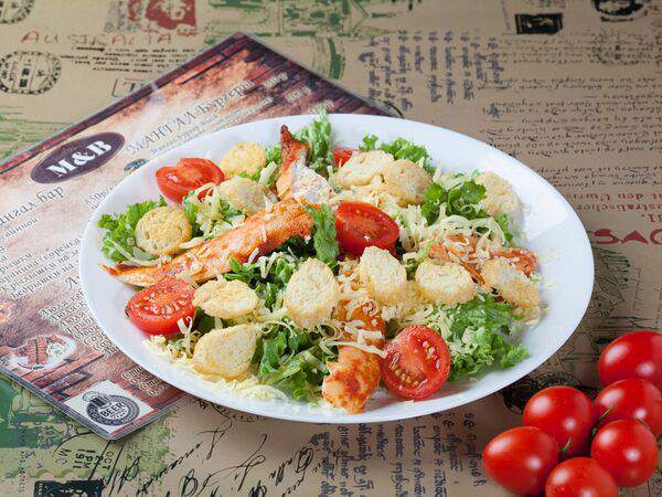 Мангал & Бар - Салат Цезарь с креветкой