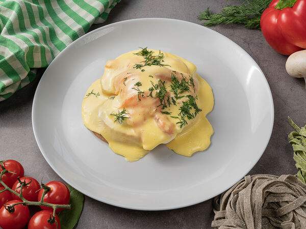 Caffe47 - Бенедикт с лососем