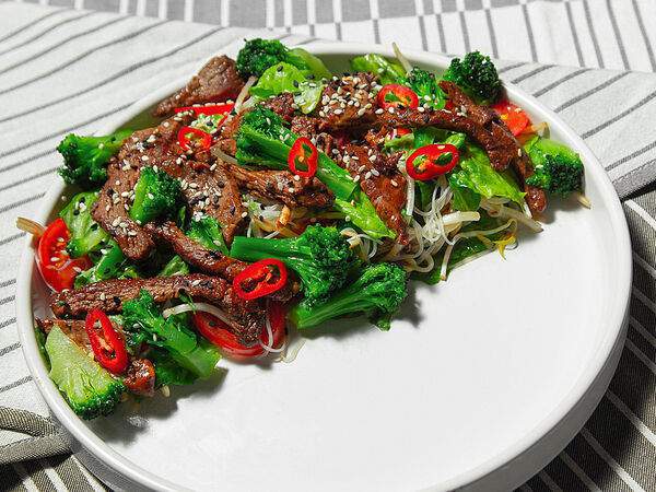 Bruce & Lee - Тёплый салат с Говядиной