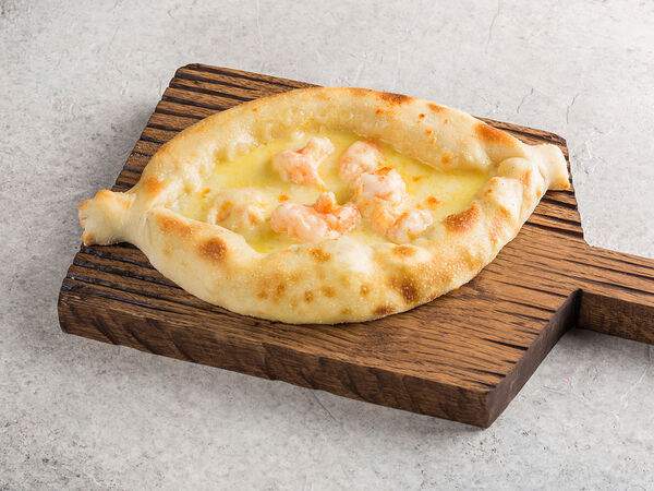 Море рядом - Хачапури с креветками из дровяной печи