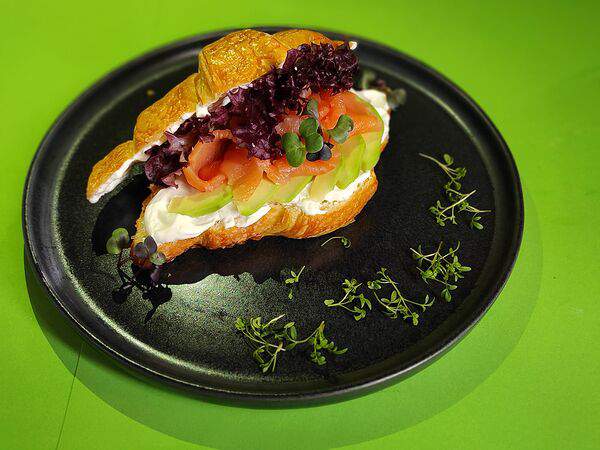 Take Eat Easy - Круассан с лососем