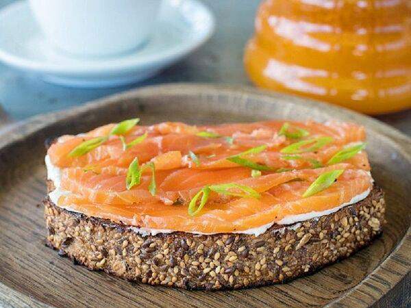 Кафе-пекарня Поль Бейкери - Брускетта с лососем и сливочным сыром