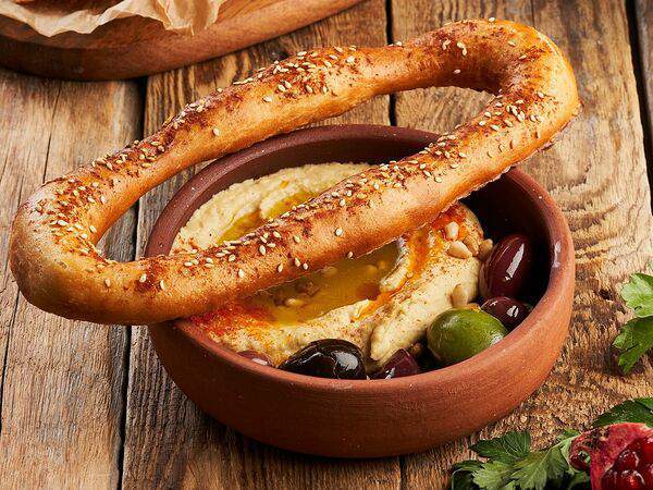 Бабагануш - Хумус с апельсиновым соусом и оливками