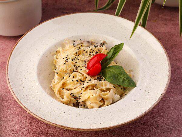 Clearbarn - Феттуччине с курицей и грибами