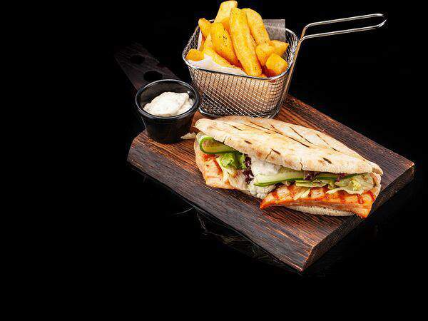 Греко гриль бар - Киприяки пита мэ соломо