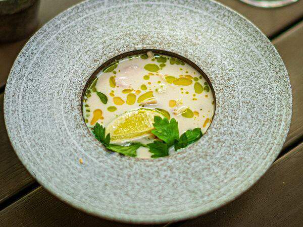 Гости рестопаб - Том-кха с кокосовым бульоном