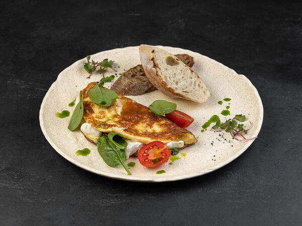 Театральный буфетъ - Фирменный омлет с сыром фета