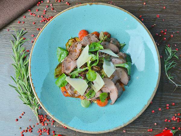 Ресторан Старый Город - Салат из телятины и запеченных овощей