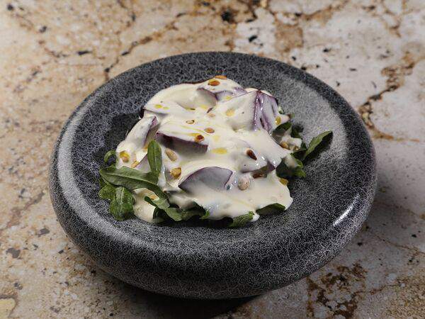 Ресторан 1991 - Подкопченная свекла с муссом из пармезана и кедровыми орехами