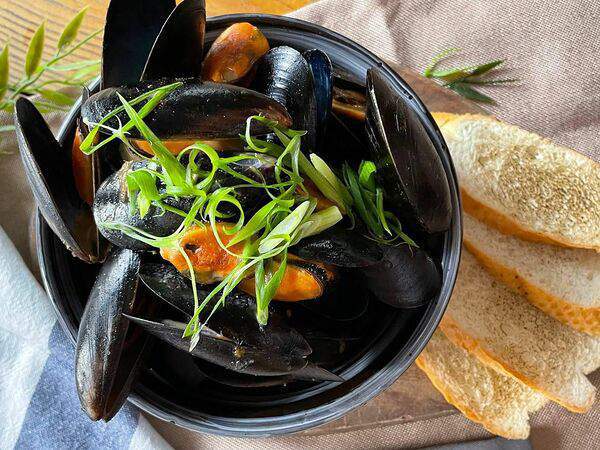 Moloko - Голубые мидии в соусе Том Ям