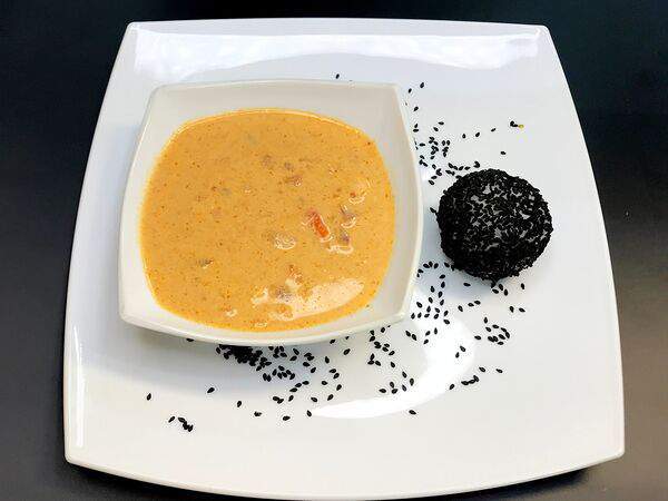 Iwok - Том Ям с лососем