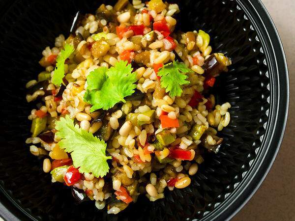 Street Market Food&Coffee - Табуле с булгуром, запеченным овощами и копченным йогуртом