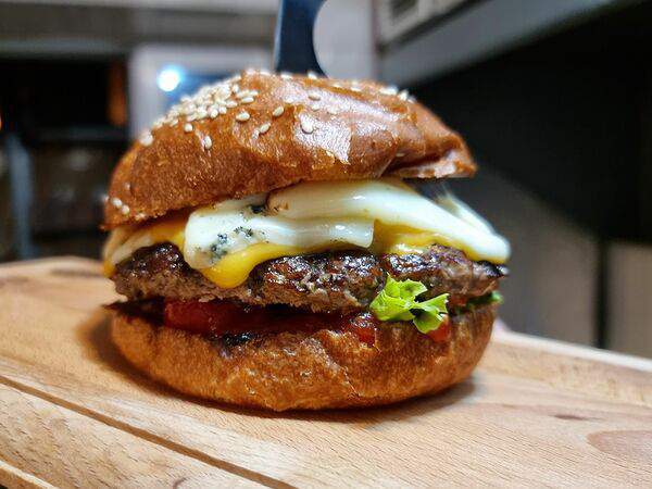 Нуар хаус - Чизбургер Монтерей